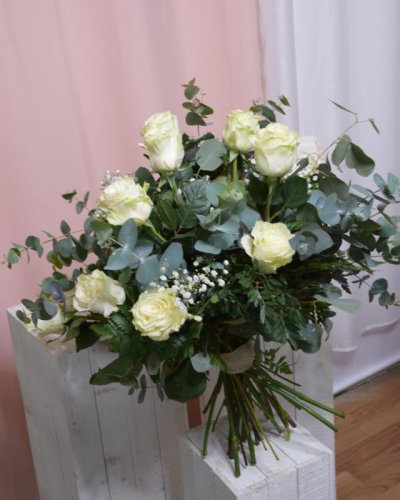 Ramo De 12 Rosas Blancas