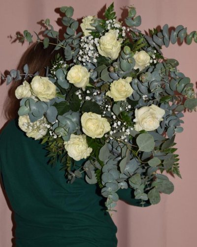 Ramo De 12 Rosas Blancas