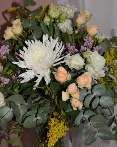 Ramo floral en tonos suaves