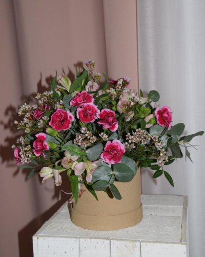 Caja especial de flores fucsias