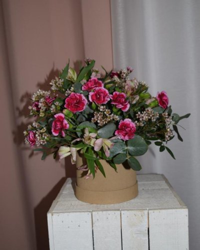 Caja especial de flores fucsias