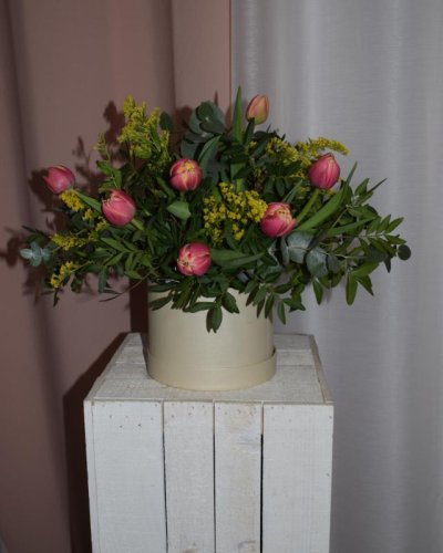 Caja de tulipanes