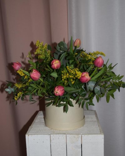 Caja de tulipanes